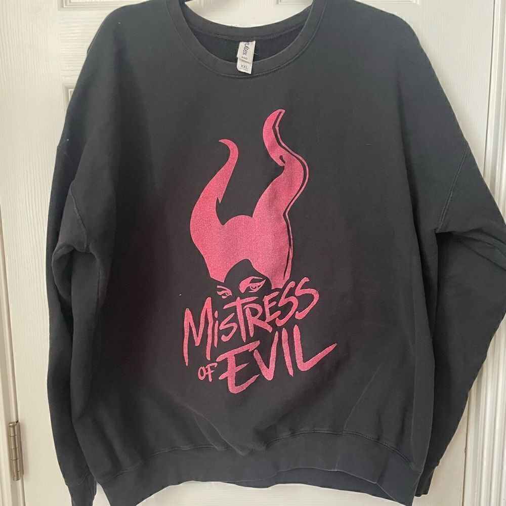 Mistress Of Evil Hot Topic XXL Women’s Sweatshirt